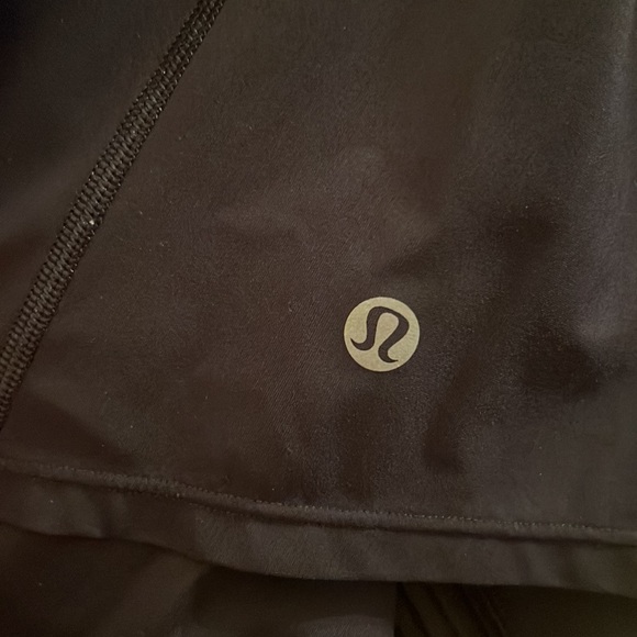 Lululemon Black LS Blouse Top W/Ruffles In Back NWOT - Picture 6 of 6